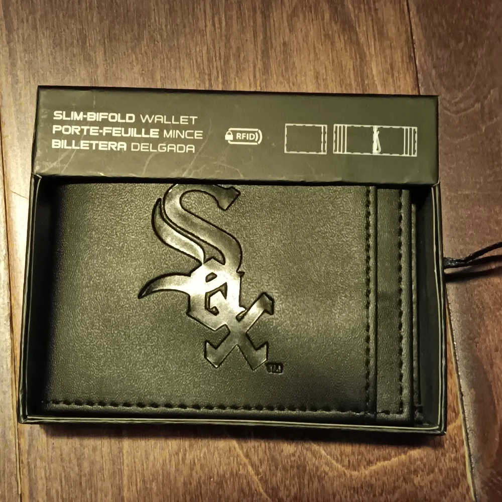Chicago Whitesox Front Pocket Wallet with RFID Blocking NIB